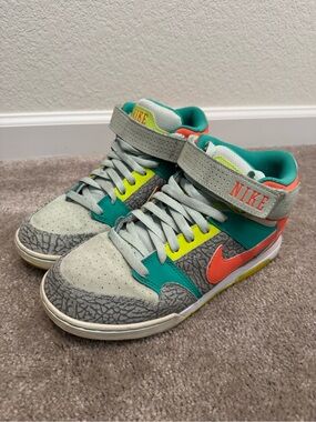 Nike High-Top Sneakers (women’s)